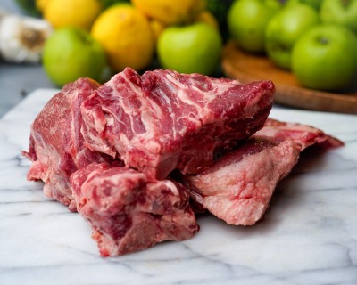 Свинина на кости охлаждённая 1 кг - купить в Рыжевке